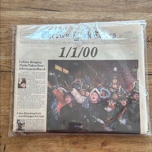 VINTAGE NEW YORK TIMES 1/1/00 NEWSPAPER